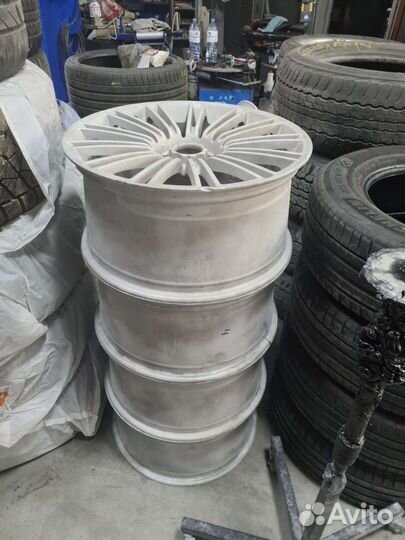 Литые диски Bentley R20 5112