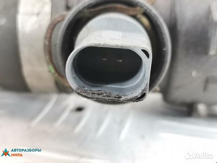 Патрубок радиатора Volkswagen Phaeton 2003