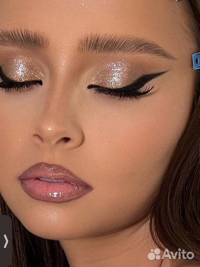 Модель на макияж