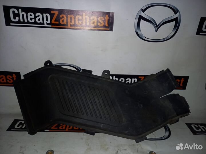 Воздуховод аккумулятора Мазда 3 BK