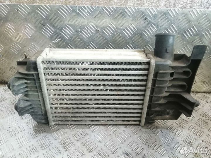 Радиатор интеркулера Toyota Yaris 1,4 дизель