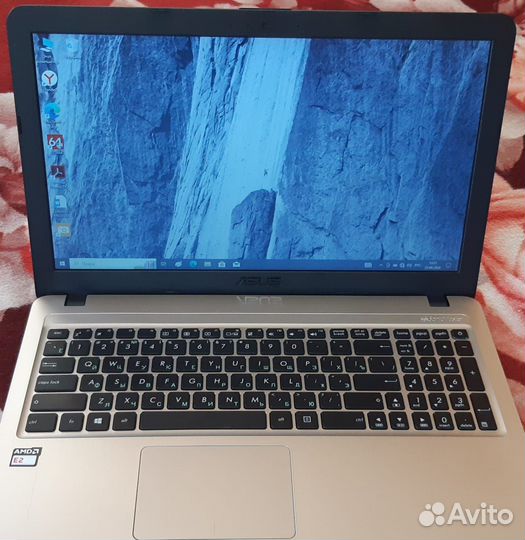 Asus R540YA-XO808T