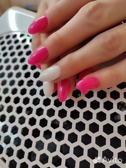 Наращивание ресниц, маникюр