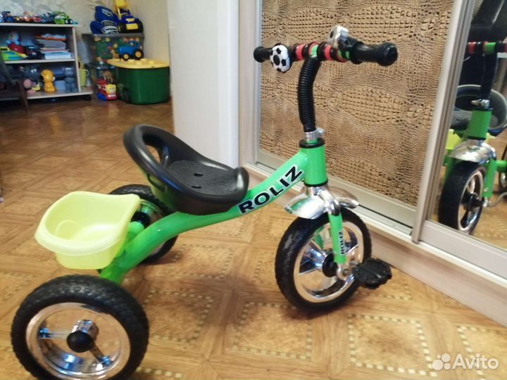 Трехколесный велосипед для малышей