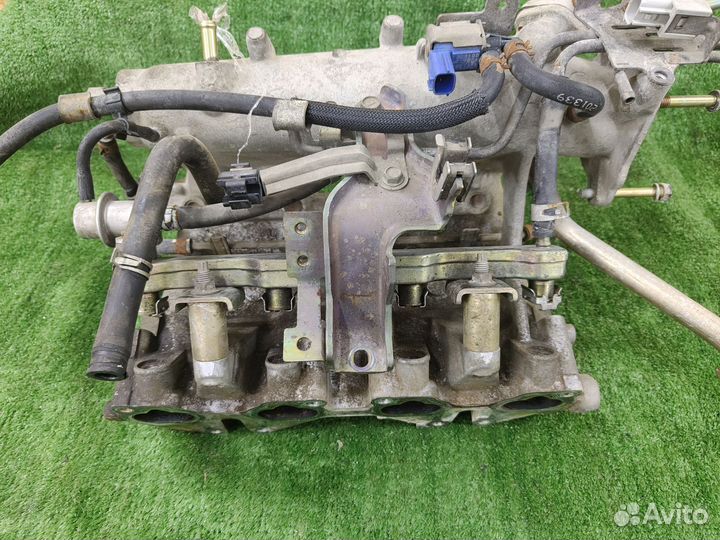 Впускной коллектор Nissan primera P11