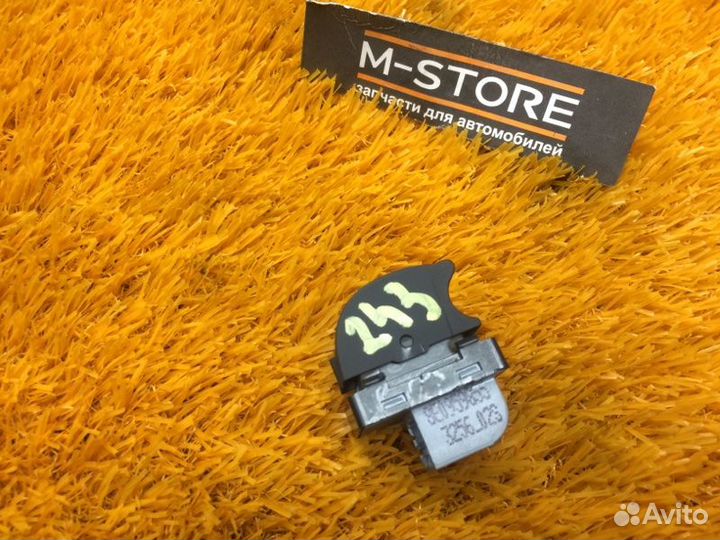 Кнопка стеклоподъемника передняя левая Audi A4