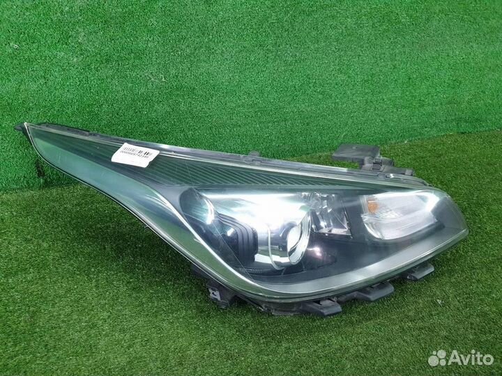 Фара правая Kia Rio