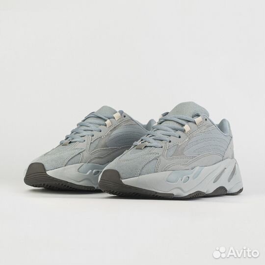 Кроссовки Adidas Yeezy Boost 700 v2 Hospital Blue