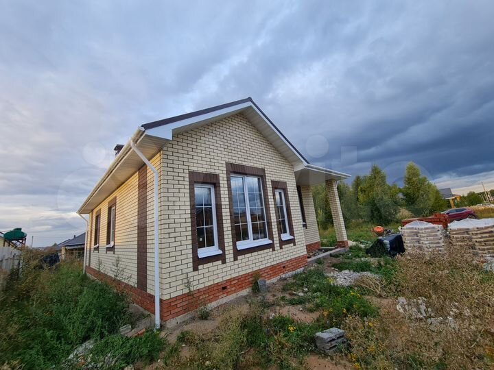 Коттедж 100 м² на участке 6 сот.