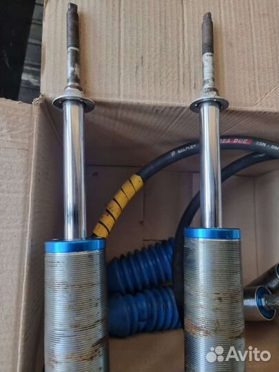 Амортизаторы передние Nissan Navara Pathfinder