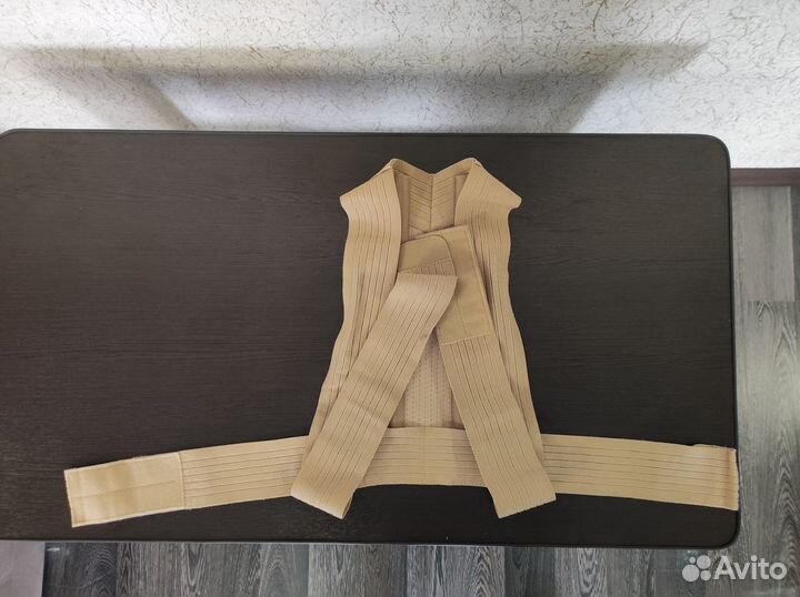 Корректор осанки с моделируемыми ребрами жесткости