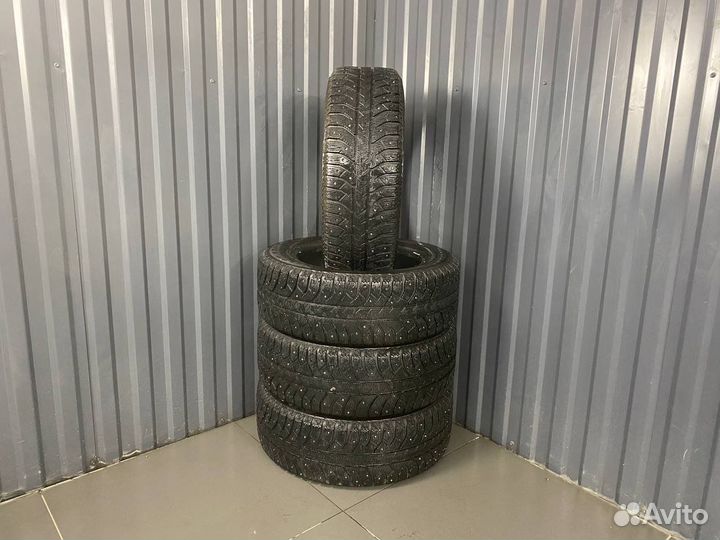 Bridgestone Ice Cruiser 7000 205/60 R16 92T