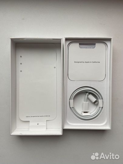 Коробка от iPhone 13