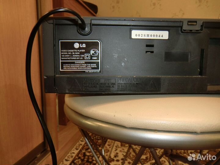 Видеомагнитофон кассетный LG
