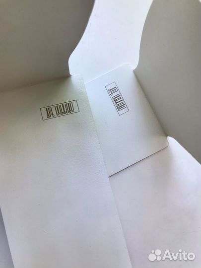 Держатели для книг дизайнерские от art.lebedev