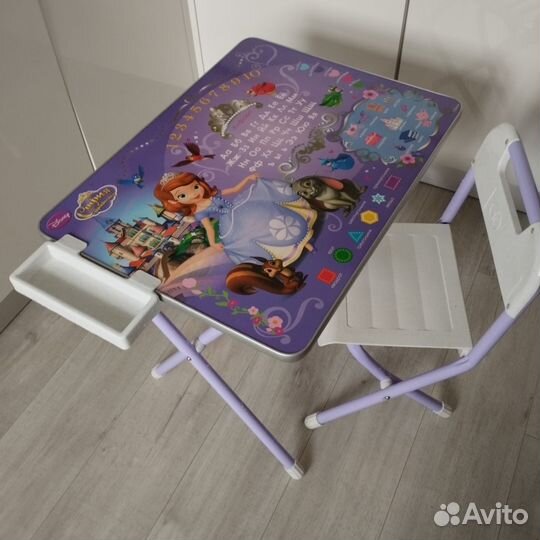 Стол и стул для девочки
