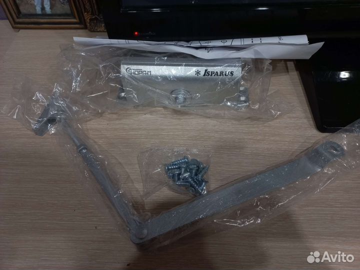 Доводчик дверей