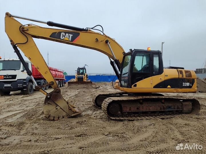 Гусеничный экскаватор CAT 320D L, 2007