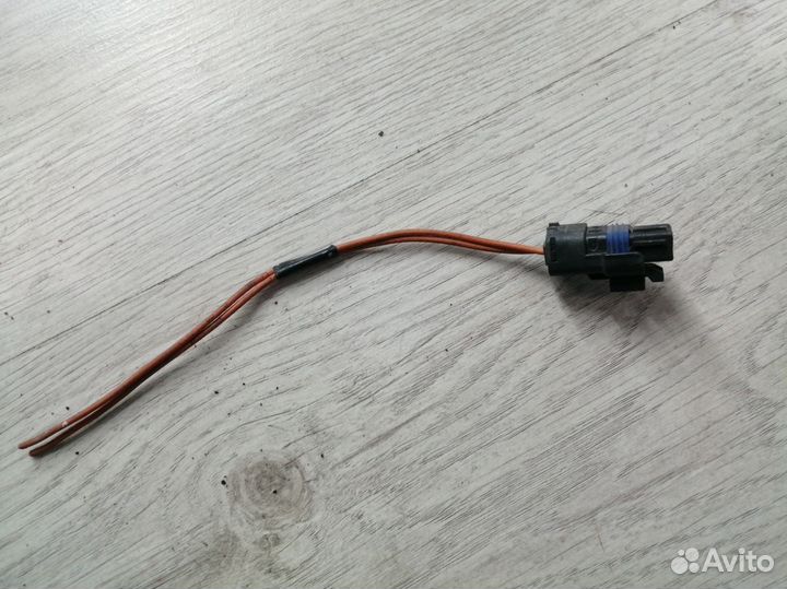 Штекер разъём абсорбера Renault logan 2