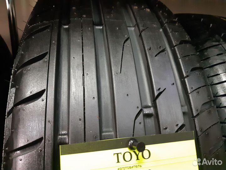 Toyo Proxes CF2 SUV 215/70 R16