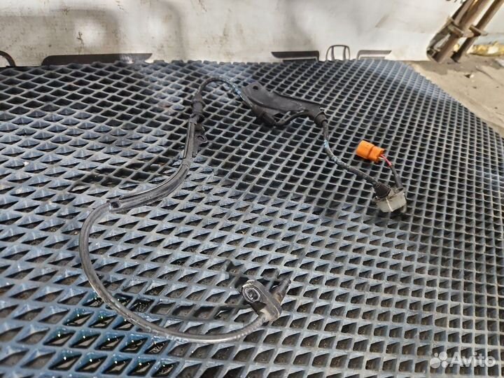 Датчик ABS передний левый Honda Accord CL7 K20A