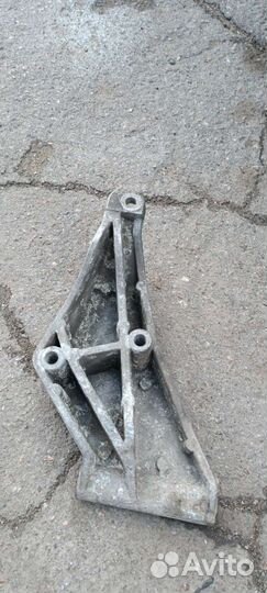 Кронштейн гура passat b3