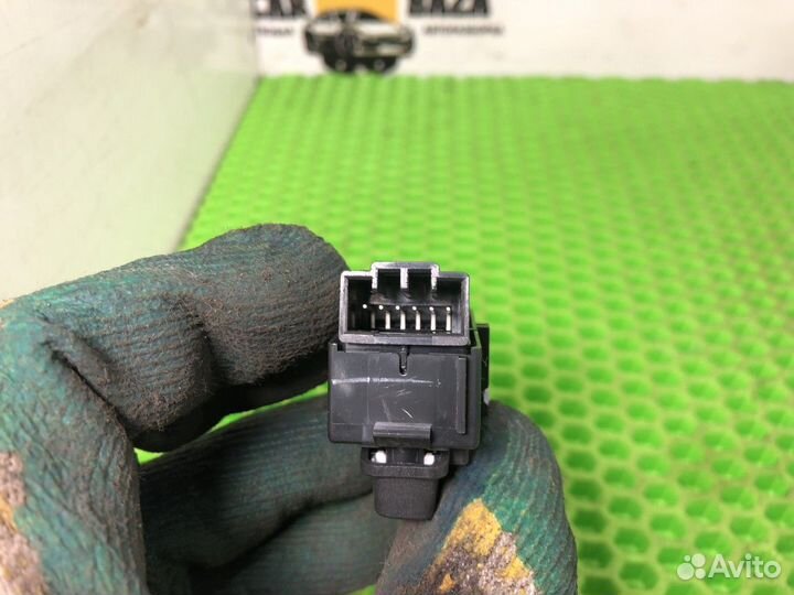 Кнопка центрального замка Volvo XC60