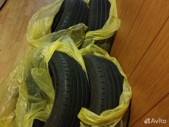 Goodyear EfficientGrip Performance 2 215/65 R16