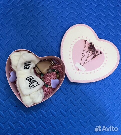 Подарочные наборы на 8 марта для женщи