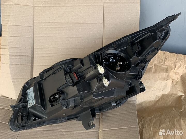 Фара Опель Инсигния ксенон