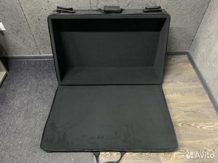 Микшерный пульт Behringer X32