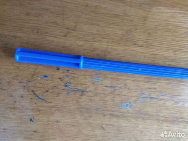 Новая пластиковая пылевыбивалка