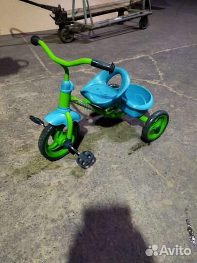 Детский трехколесный велосипед бу