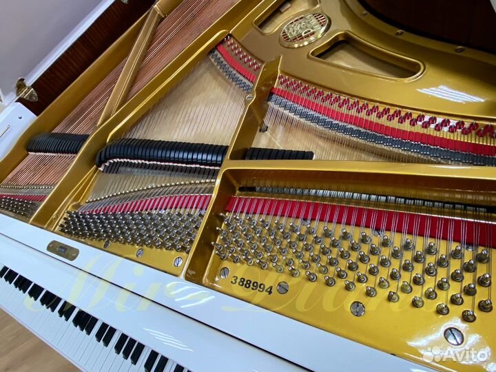 Рояль белый