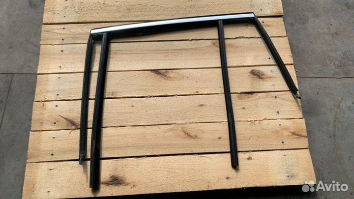 Уплотнитель стекла двери задний левый Bmw X3 G01