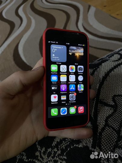 iPhone SE (2020), 64 ГБ