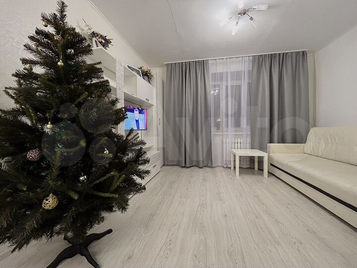 1-к. квартира, 42 м², 1/3 эт.