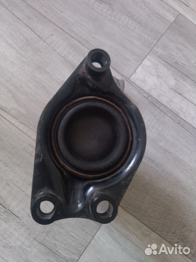 Подушка двигателя передняя правая Хонда