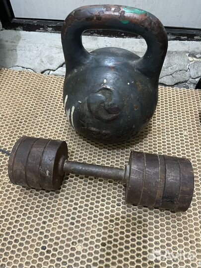 Гиря 32 кг СССР и гантеля разборная 12 кг