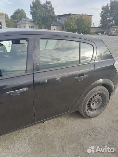 Опель Астра h, дверь левая задняя