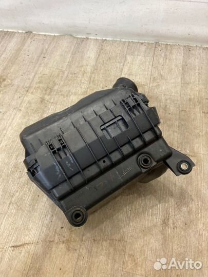 Корпус воздушного фильтра Mitsubishi Lancer 10