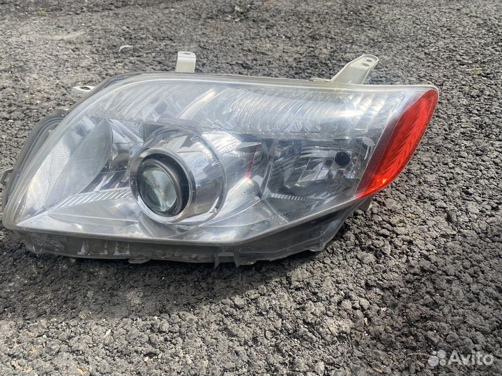 Продам фары Corolla Axio