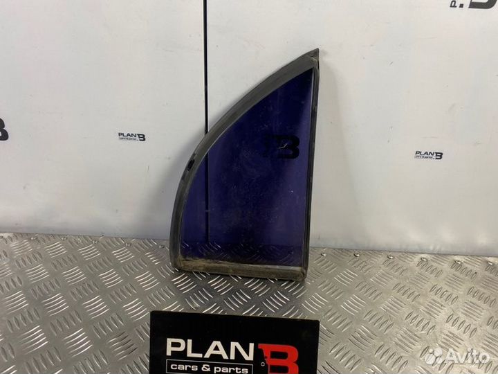 Форточка двери задняя левая Toyota Carina E 1992