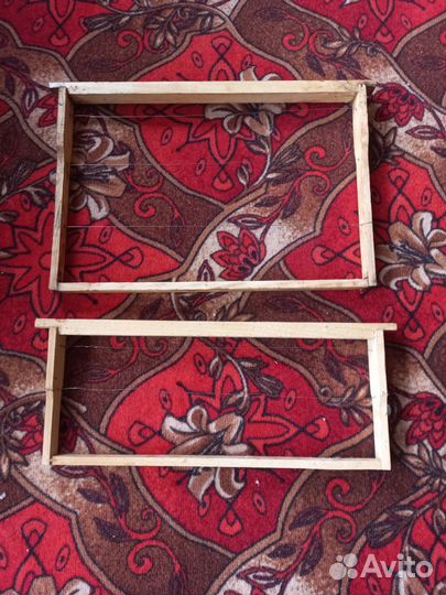 Рамки и подкормки для пчел