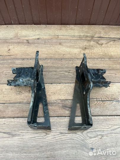 Крепление усилителя бампера переднее Opel Corsa D