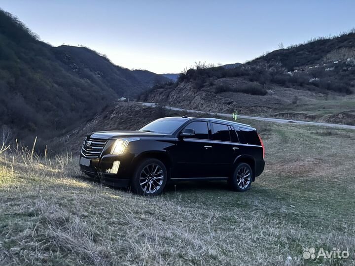 Cadillac Escalade 6.2 AT, 2019, 105 000 км