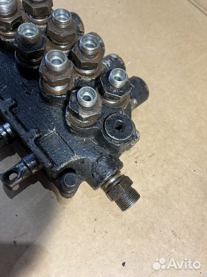 Распределитель гидравлический на Mitsubishi fuso 4