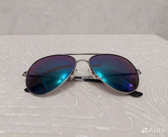 Солнцезащитные очки авиаторы