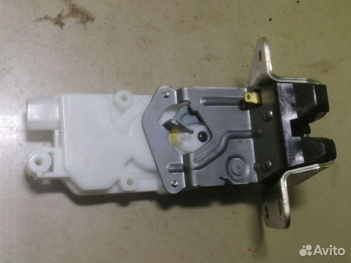 Замок багажника Mitsubishi Asx