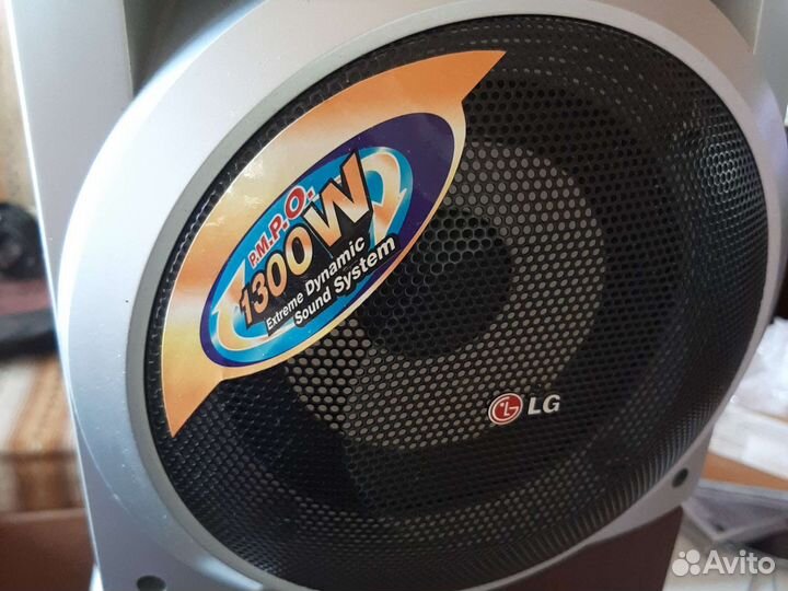 Акустические колонки LG